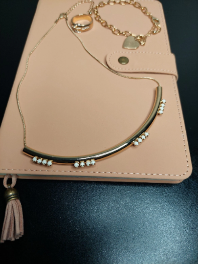 Elegant Bar Necklace