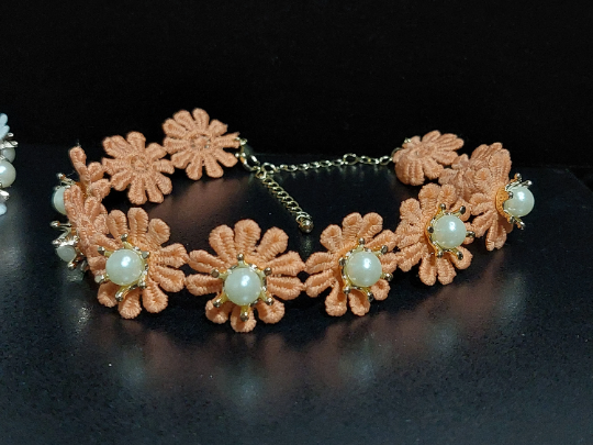 Flower Pearl Choker Necklace