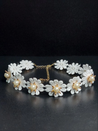 Flower Pearl Choker Necklace
