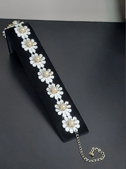 Flower Pearl Choker Necklace